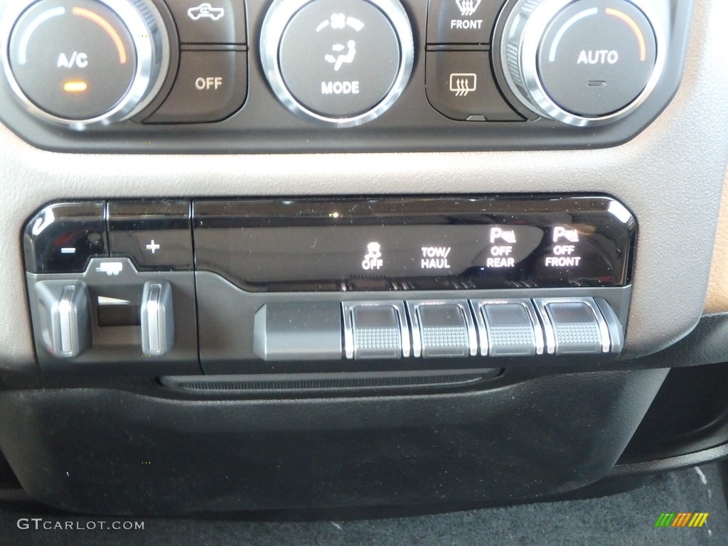 2019 1500 Big Horn Crew Cab 4x4 - Black Forest Green Pearl / Black/Light Mountain Brown photo #18