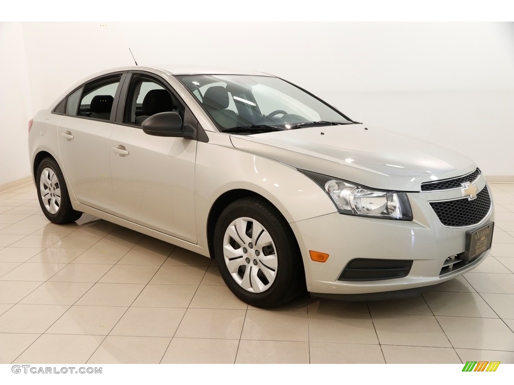 2014 Cruze LS - Champagne Silver Metallic / Jet Black/Medium Titanium photo #1