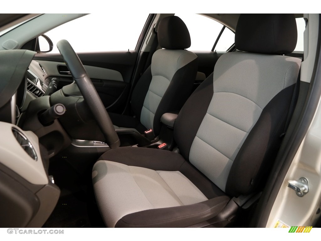 2014 Cruze LS - Champagne Silver Metallic / Jet Black/Medium Titanium photo #5