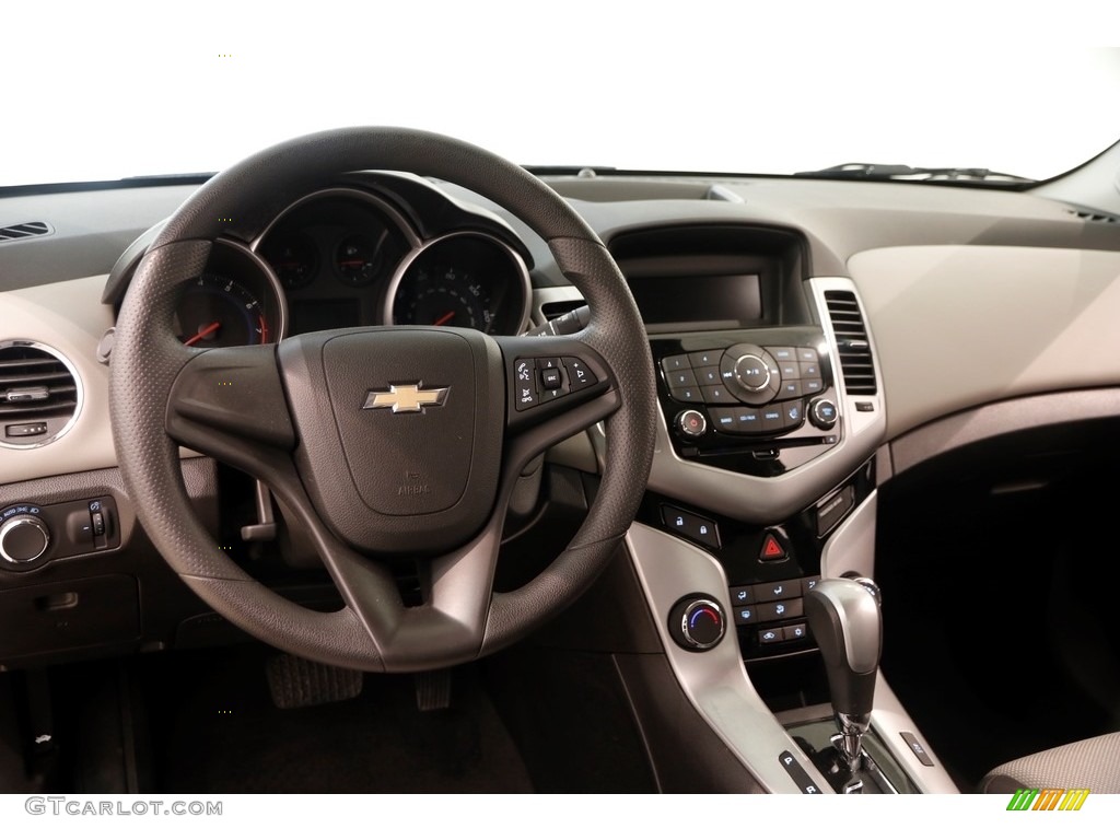 2014 Cruze LS - Champagne Silver Metallic / Jet Black/Medium Titanium photo #6