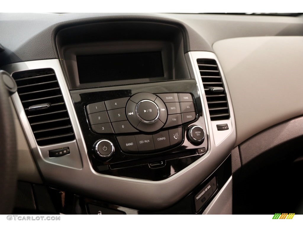 2014 Cruze LS - Champagne Silver Metallic / Jet Black/Medium Titanium photo #9