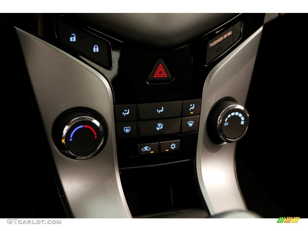 2014 Cruze LS - Champagne Silver Metallic / Jet Black/Medium Titanium photo #15