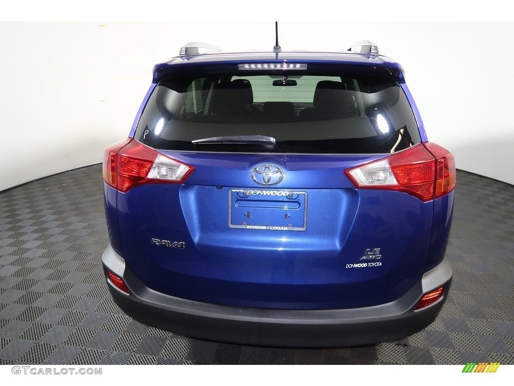 2015 RAV4 LE - Blue Crush Metallic / Black photo #11