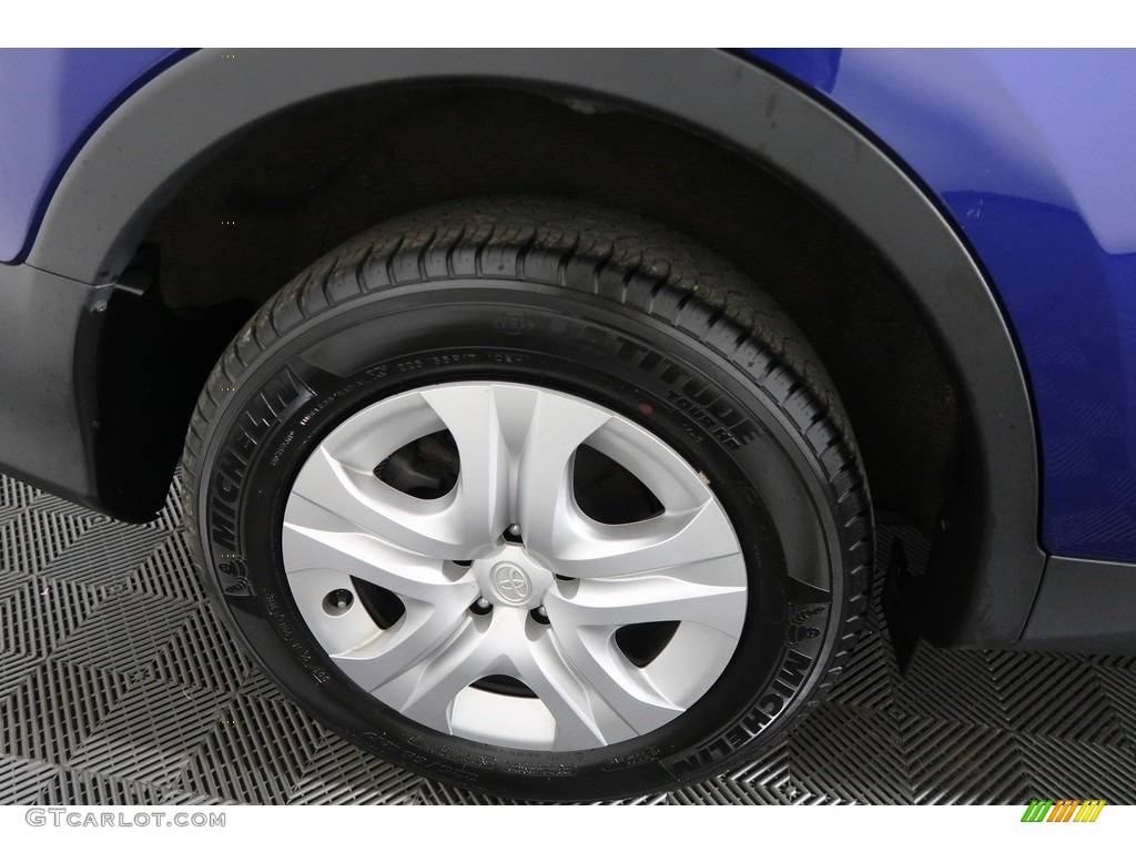 2015 RAV4 LE - Blue Crush Metallic / Black photo #26