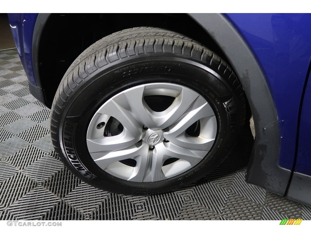 2015 RAV4 LE - Blue Crush Metallic / Black photo #28