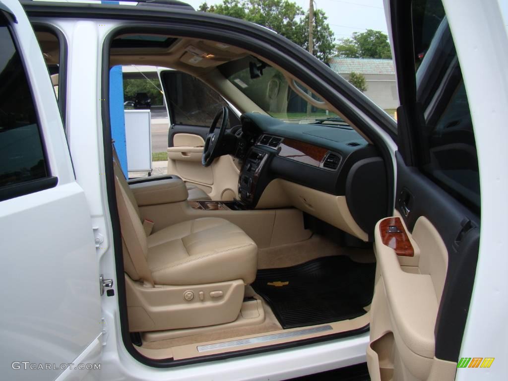 2007 Avalanche LTZ 4WD - Summit White / Ebony/Light Cashmere photo #13