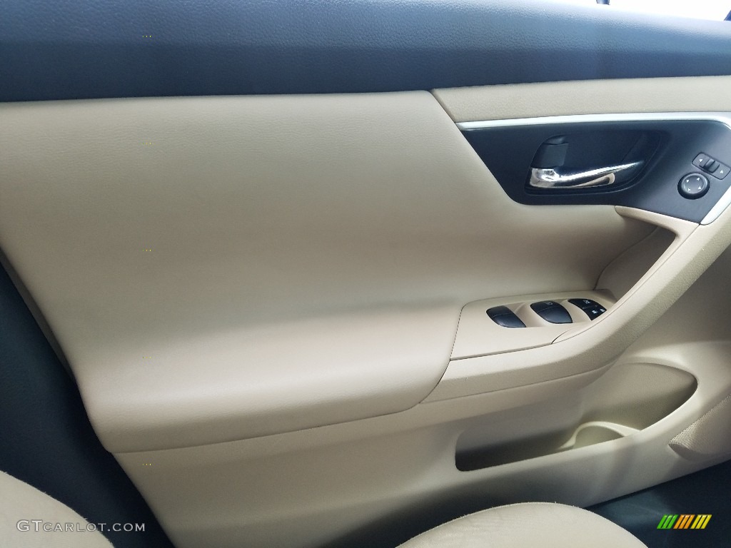2017 Altima 2.5 SV - Super Black / Beige photo #17