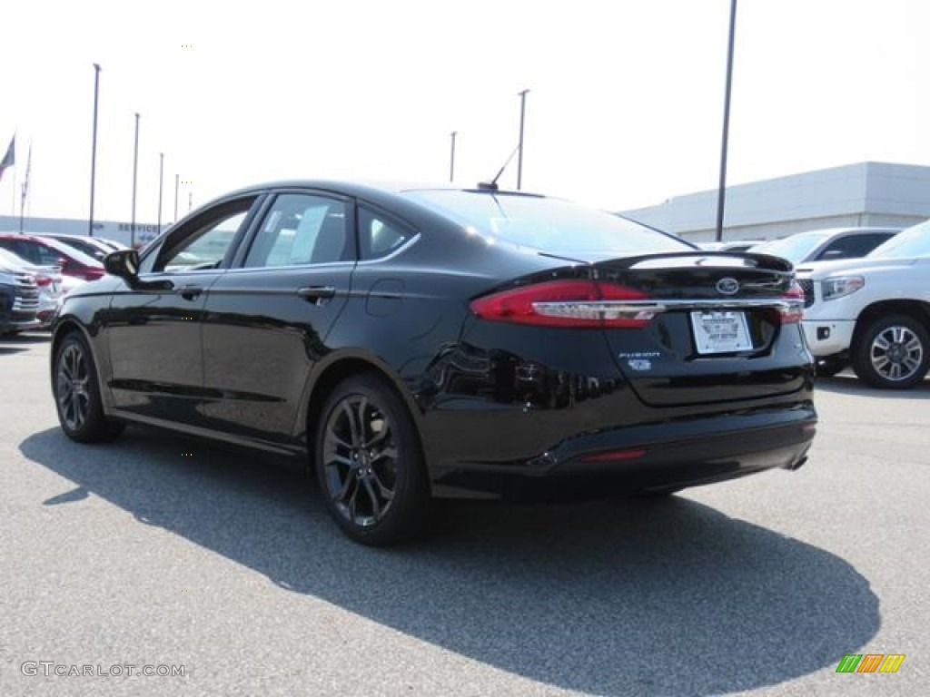 2018 Fusion SE - Shadow Black / Ebony photo #24