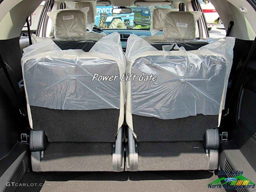 2018 Explorer Platinum 4WD - White Platinum / Medium Soft Ceramic photo #14