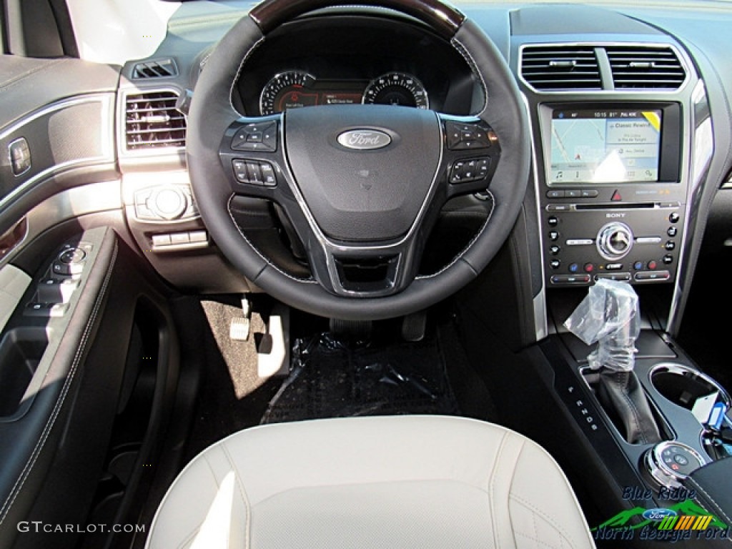 2018 Explorer Platinum 4WD - White Platinum / Medium Soft Ceramic photo #24