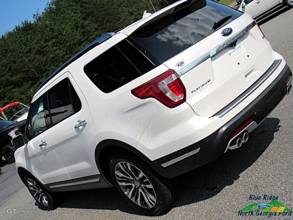 2018 Explorer Platinum 4WD - White Platinum / Medium Soft Ceramic photo #35