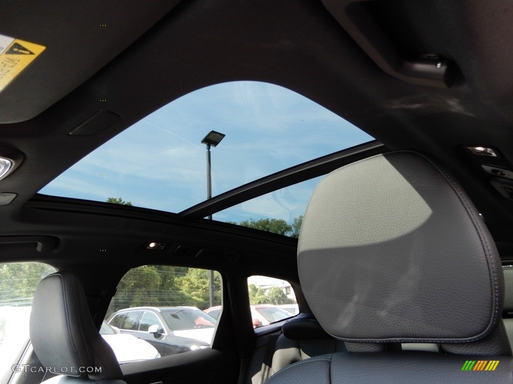 2019 Volvo XC60 T5 AWD Momentum Sunroof Photo #129094893