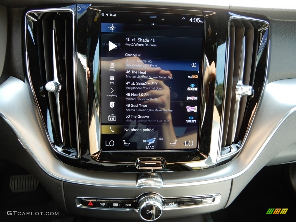 2019 Volvo XC60 T5 AWD Momentum Controls Photo #129094983