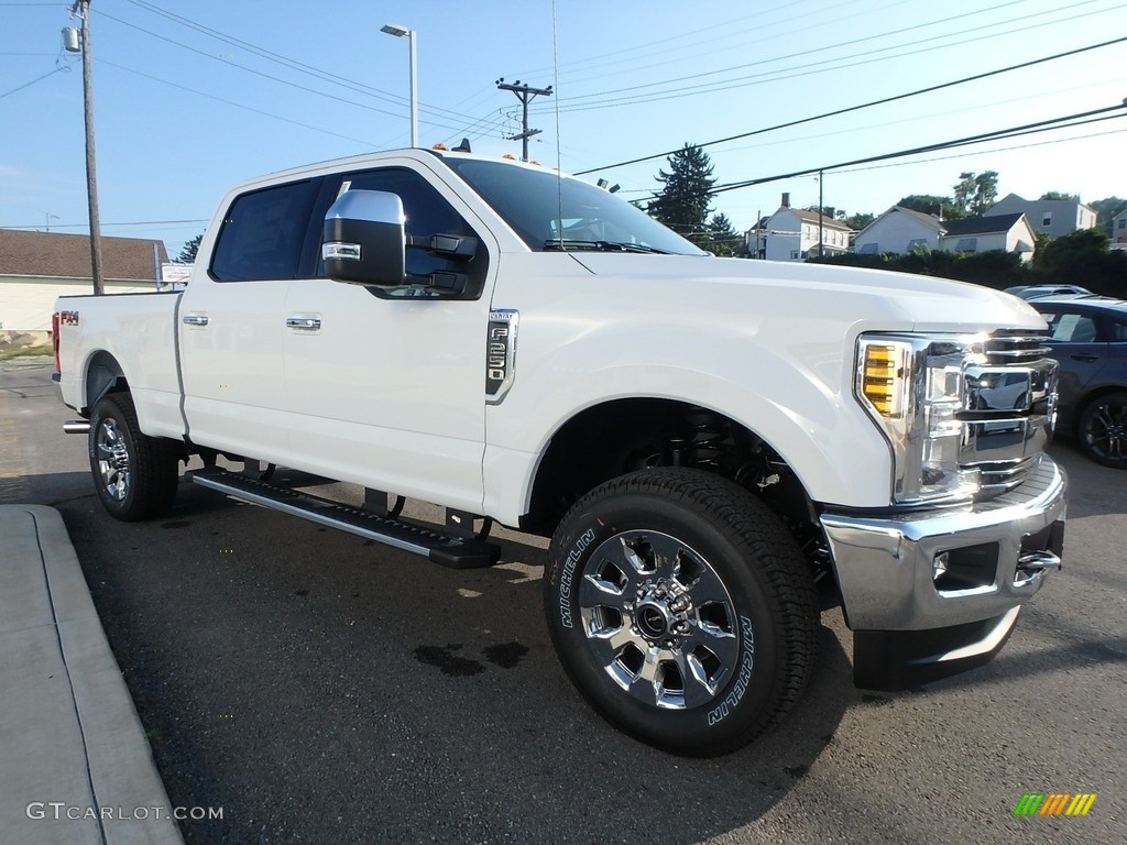 Oxford White 2019 Ford F250 Super Duty Lariat Crew Cab 4x4 Exterior Photo #129096069