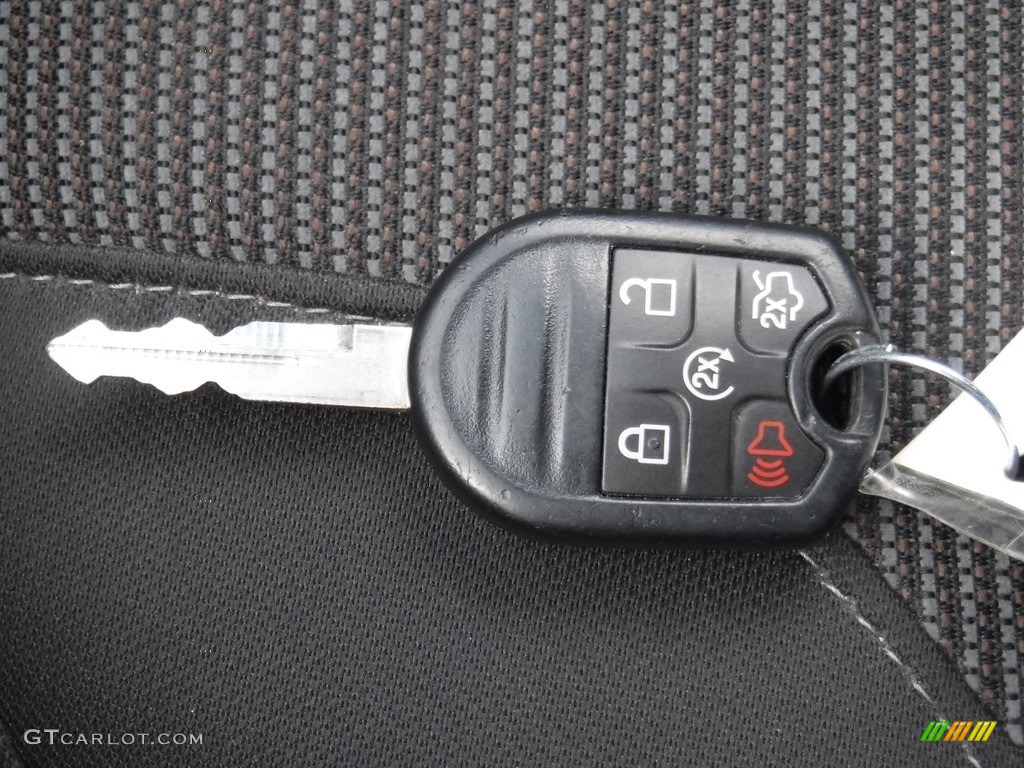 2013 Taurus SEL AWD - Ingot Silver Metallic / Charcoal Black photo #23