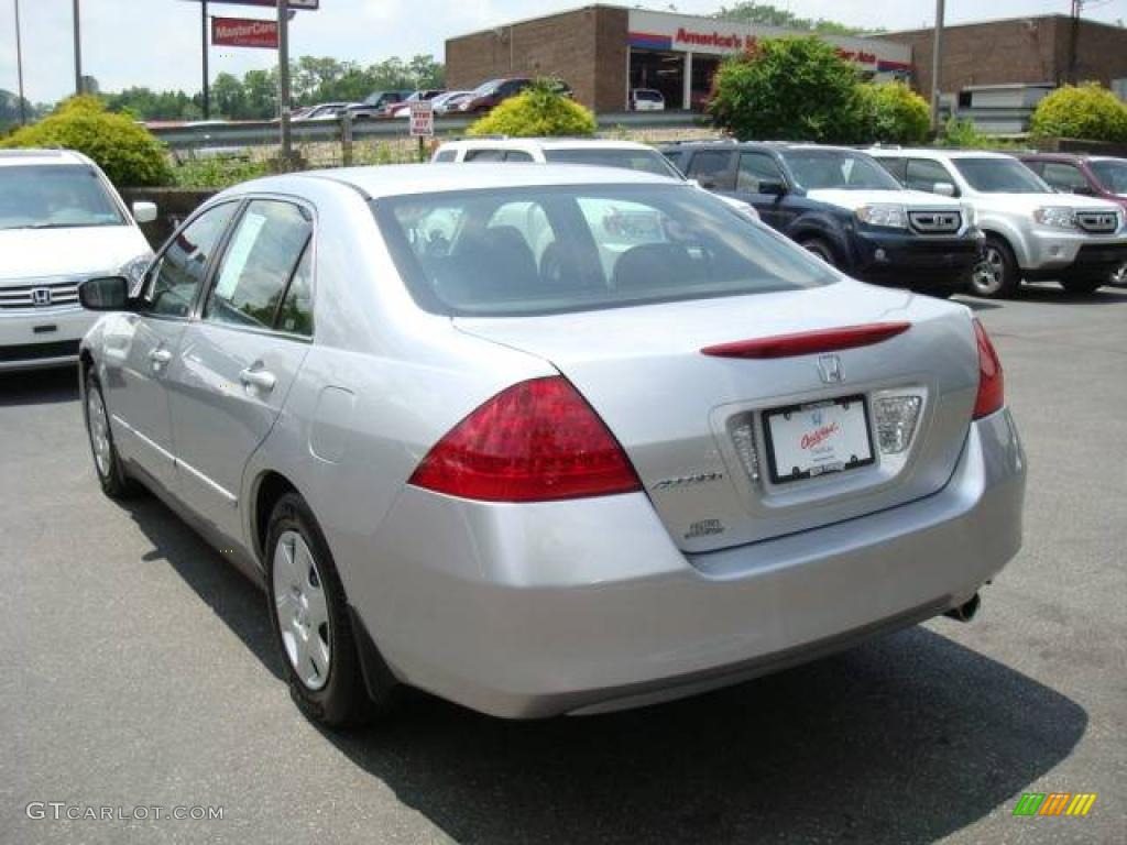 2006 Accord LX Sedan - Alabaster Silver Metallic / Black photo #2