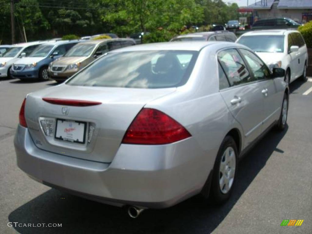 2006 Accord LX Sedan - Alabaster Silver Metallic / Black photo #4