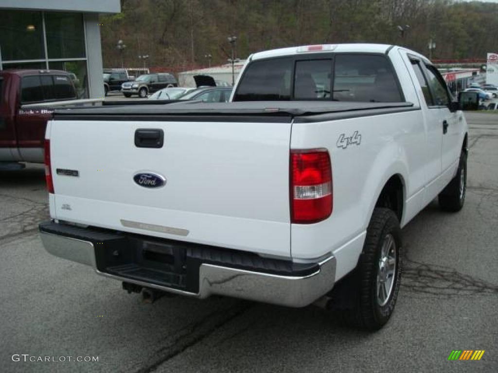 2006 F150 XLT SuperCab 4x4 - Oxford White / Medium Flint photo #2