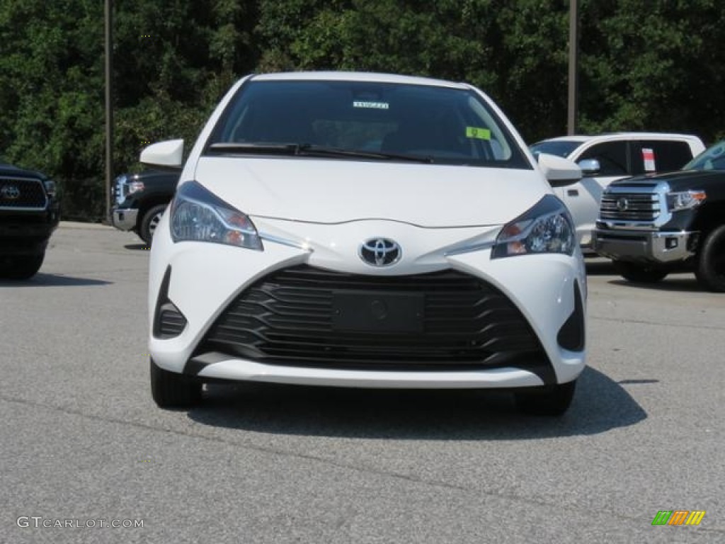 2018 Yaris 5-Door LE - Super White / Black photo #2