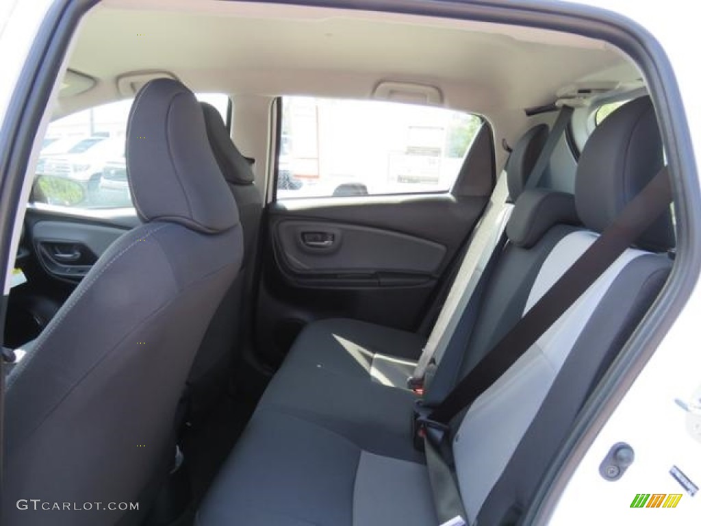 2018 Yaris 5-Door LE - Super White / Black photo #6