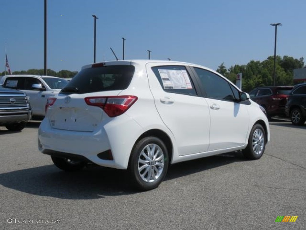 2018 Yaris 5-Door LE - Super White / Black photo #20