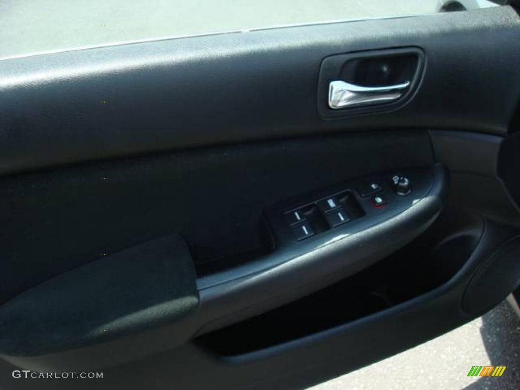2006 Accord LX Sedan - Alabaster Silver Metallic / Black photo #11