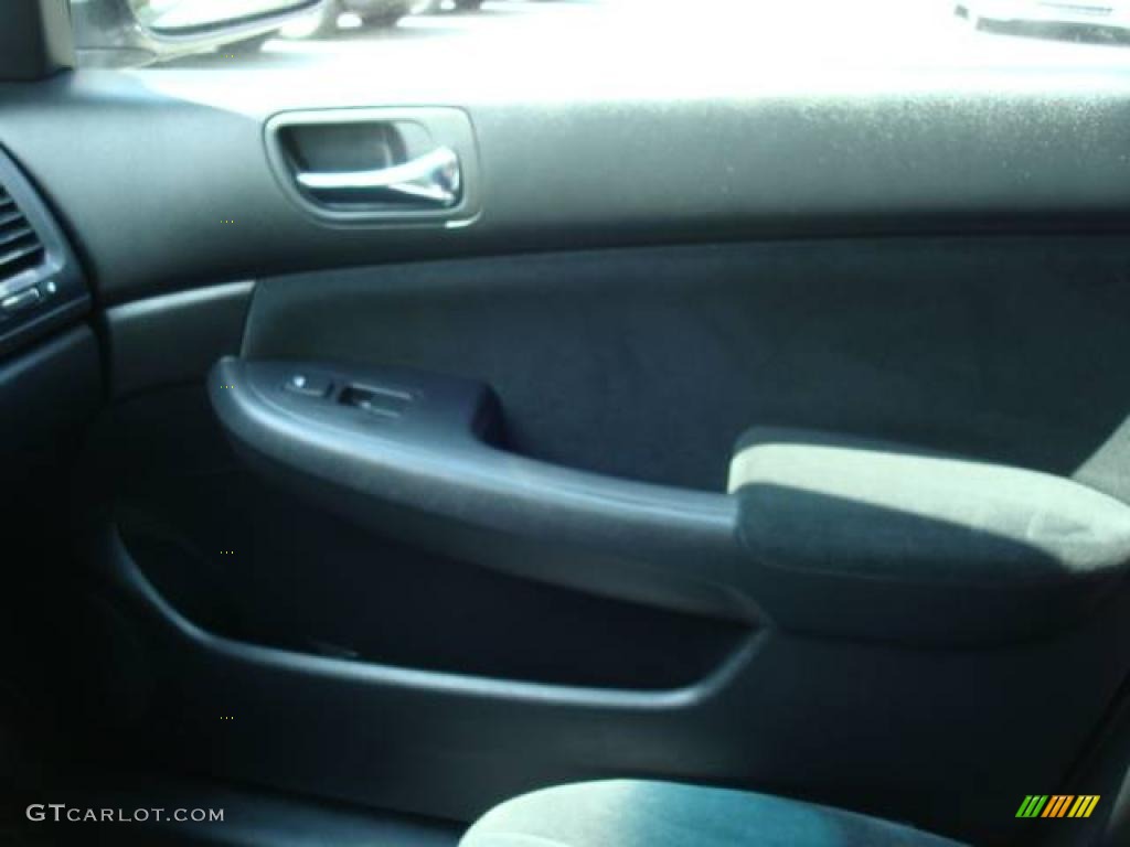 2006 Accord LX Sedan - Alabaster Silver Metallic / Black photo #12