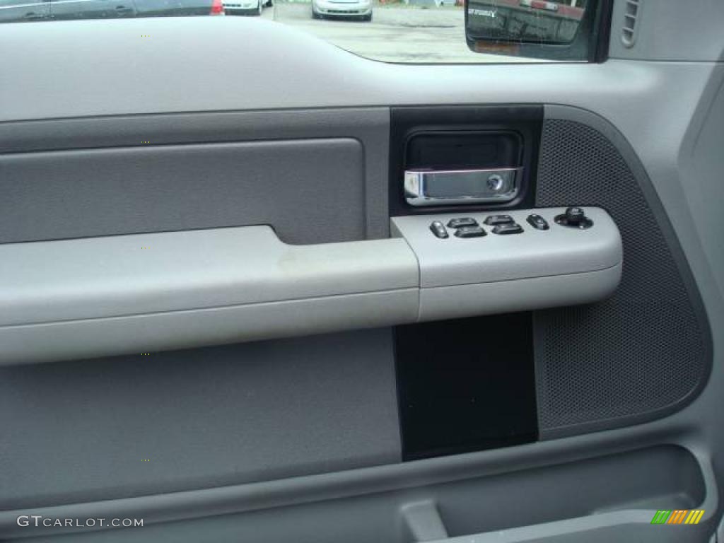2006 F150 XLT SuperCab 4x4 - Oxford White / Medium Flint photo #11