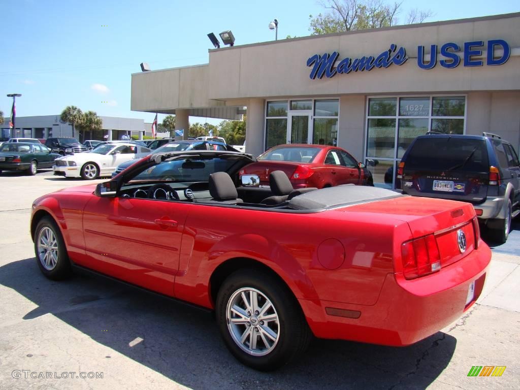 2007 Mustang V6 Deluxe Convertible - Torch Red / Dark Charcoal photo #2