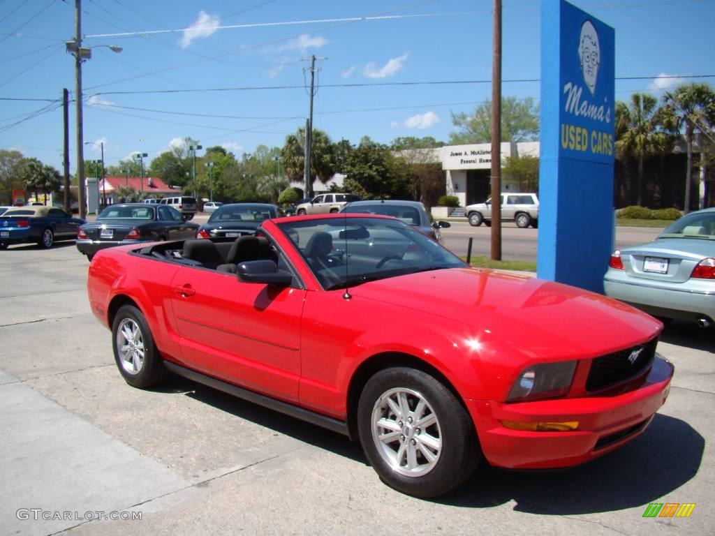 2007 Mustang V6 Deluxe Convertible - Torch Red / Dark Charcoal photo #7
