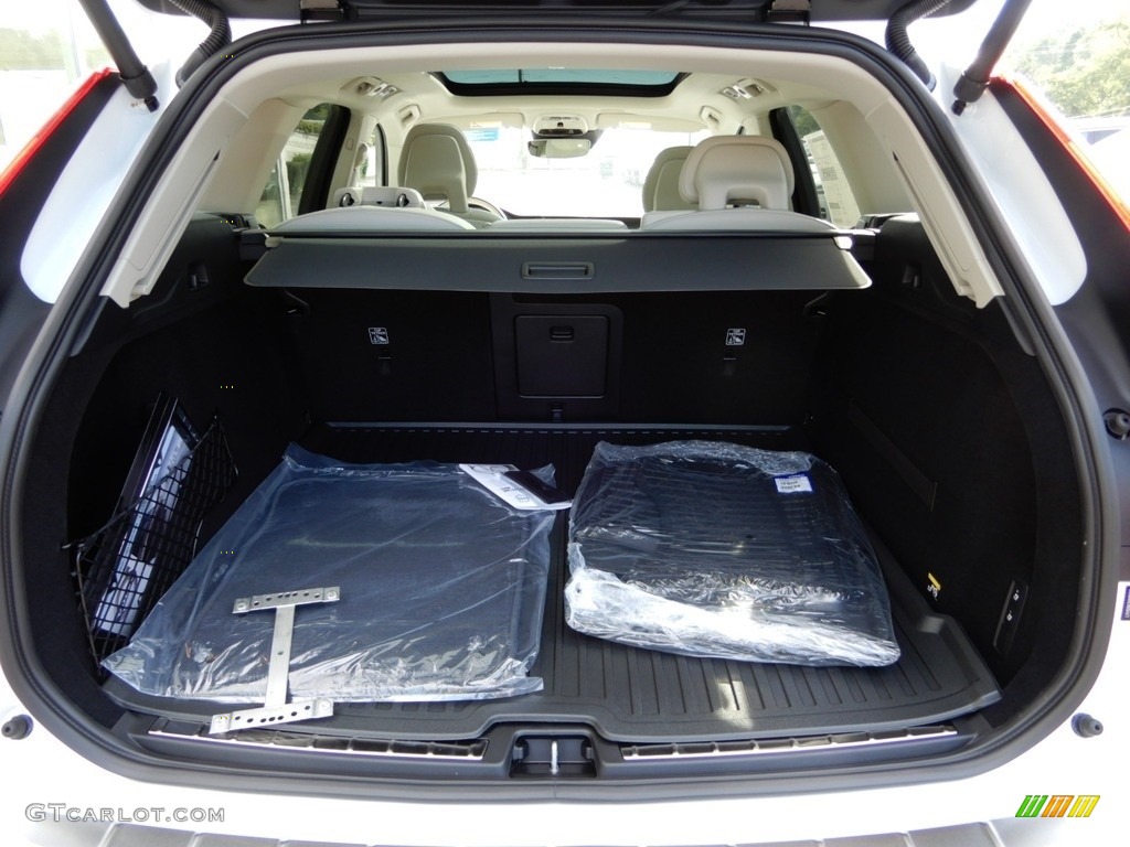 2019 Volvo XC60 T5 AWD Momentum Trunk Photo #129115233