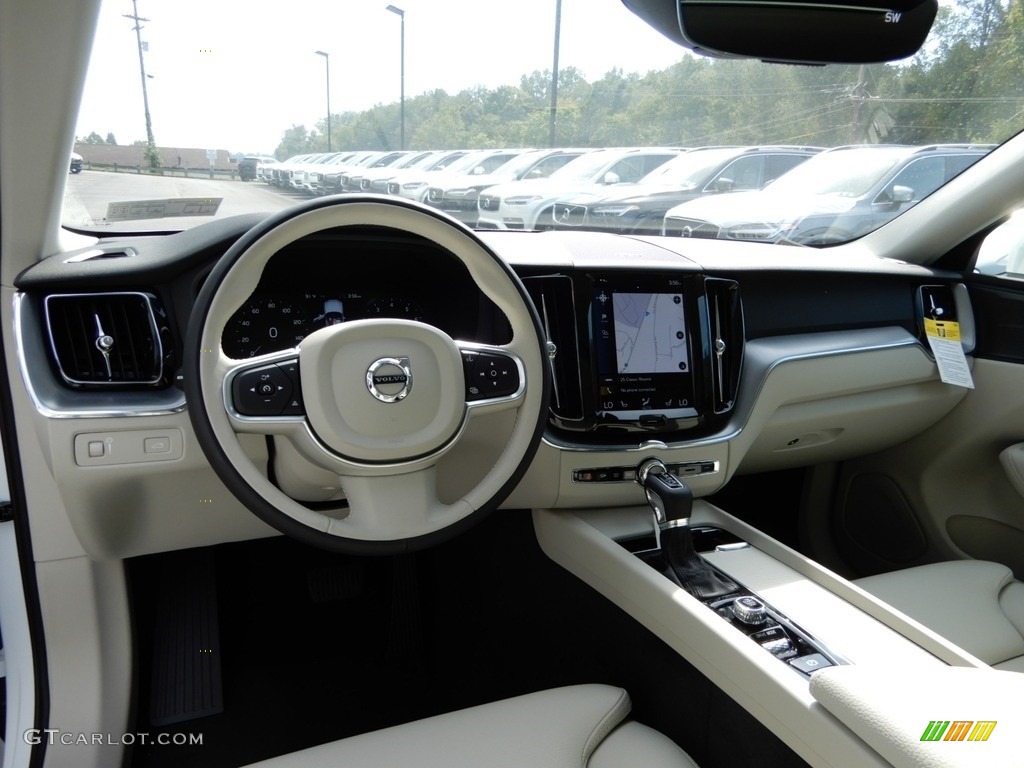 Blonde Interior 2019 Volvo XC60 T5 AWD Momentum Photo #129115374