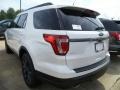 2018 White Platinum Ford Explorer XLT 4WD  photo #4