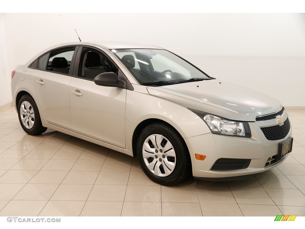 2013 Cruze LS - Champagne Silver Metallic / Jet Black/Medium Titanium photo #1