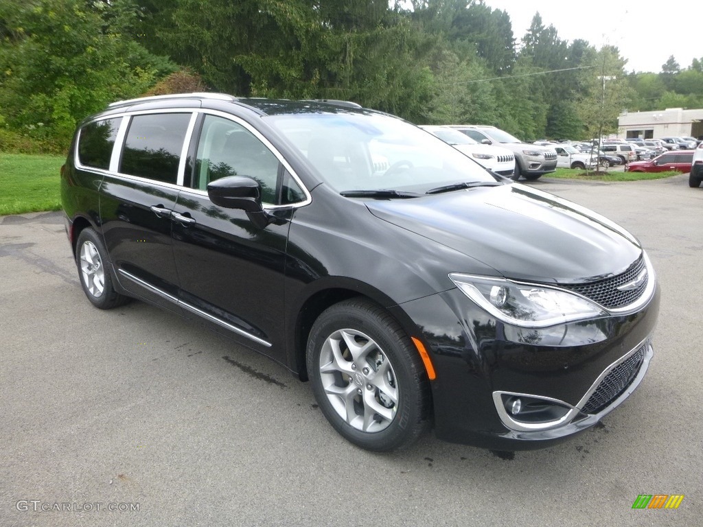 Brilliant Black Crystal Pearl 2019 Chrysler Pacifica Touring L Plus Exterior Photo #129119804