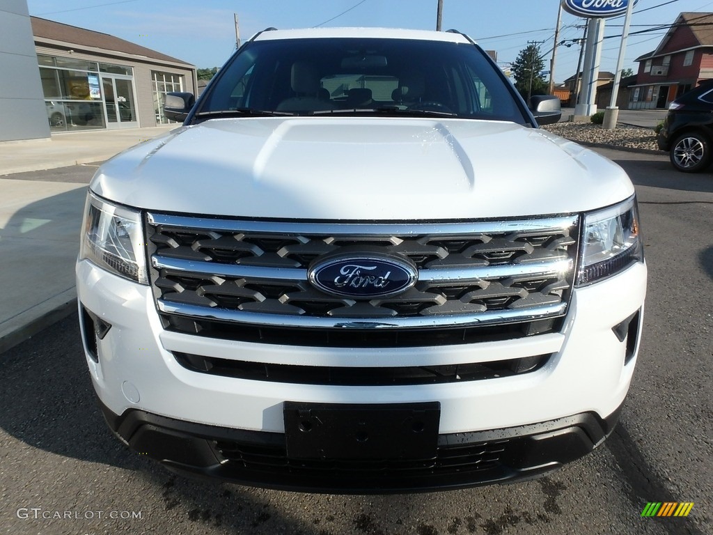 2018 Explorer 4WD - Oxford White / Medium Stone photo #2