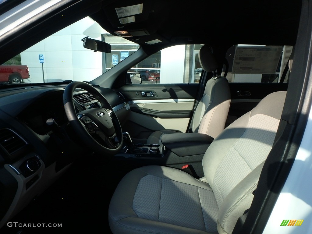 2018 Explorer 4WD - Oxford White / Medium Stone photo #10