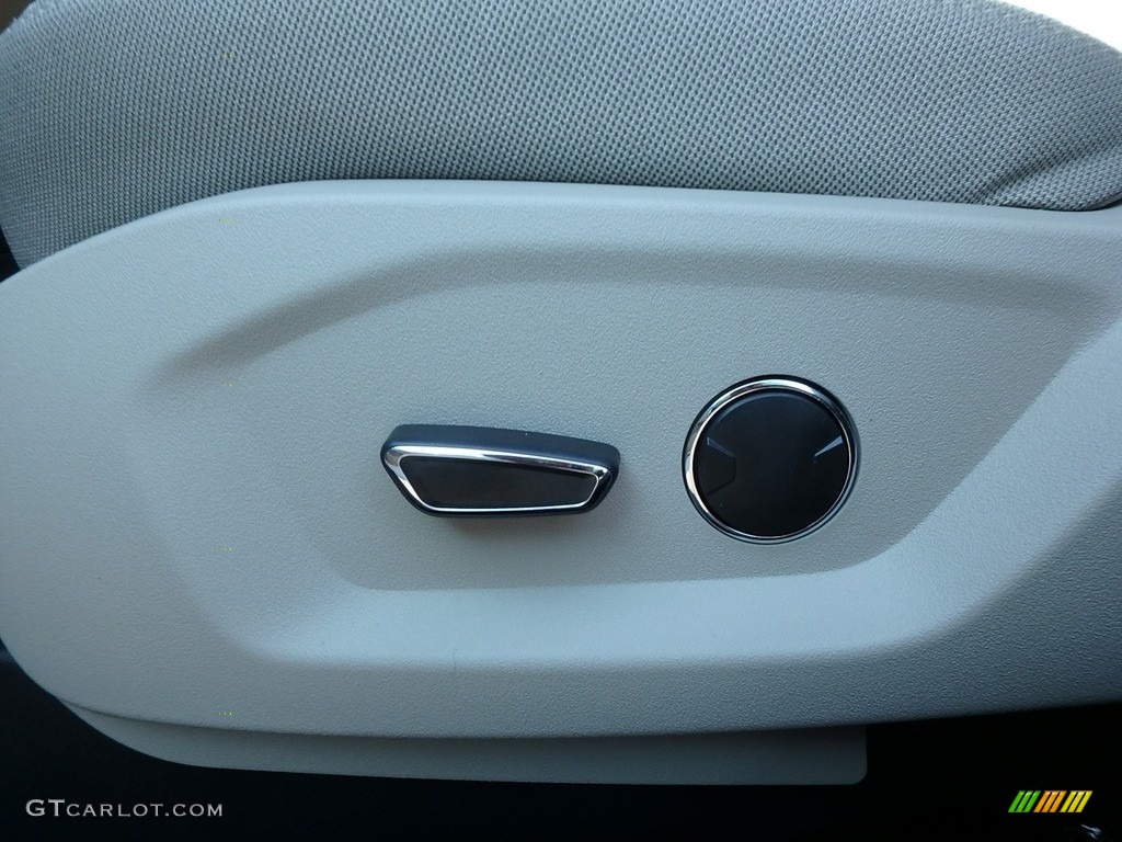 2018 Explorer 4WD - Oxford White / Medium Stone photo #15