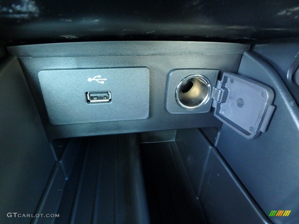 2018 Explorer 4WD - Oxford White / Medium Stone photo #19