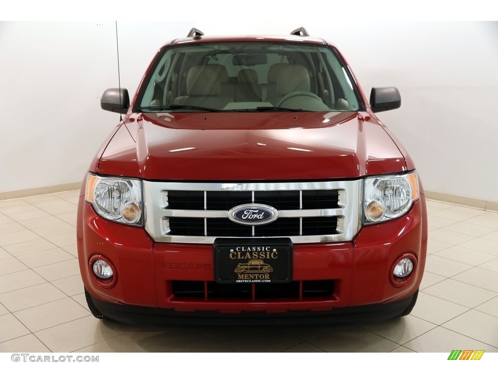 2010 Escape XLT - Sangria Red Metallic / Camel photo #2