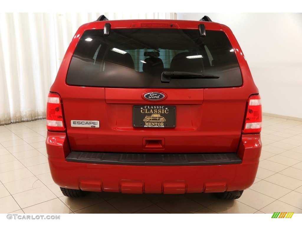 2010 Escape XLT - Sangria Red Metallic / Camel photo #17