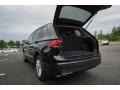 Deep Black Pearl - Tiguan S Photo No. 16
