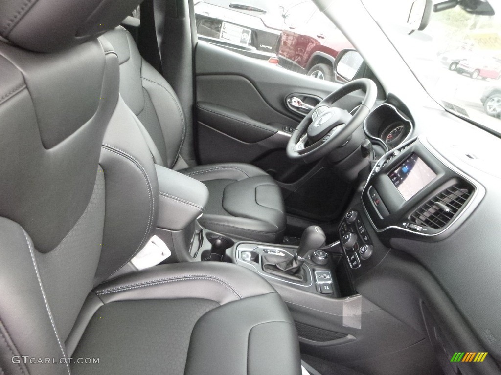 2019 Cherokee Latitude Plus 4x4 - Light Brownstone Pearl / Black photo #10