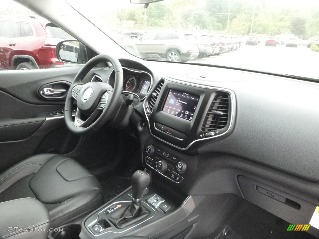 2019 Cherokee Latitude Plus 4x4 - Light Brownstone Pearl / Black photo #11