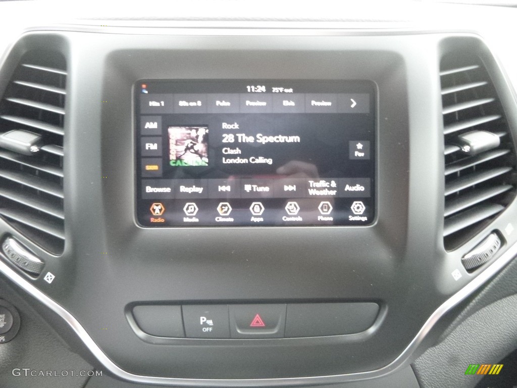 2019 Cherokee Latitude Plus 4x4 - Light Brownstone Pearl / Black photo #17