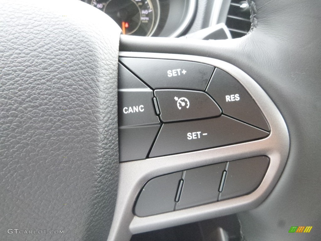 2019 Cherokee Latitude Plus 4x4 - Light Brownstone Pearl / Black photo #19