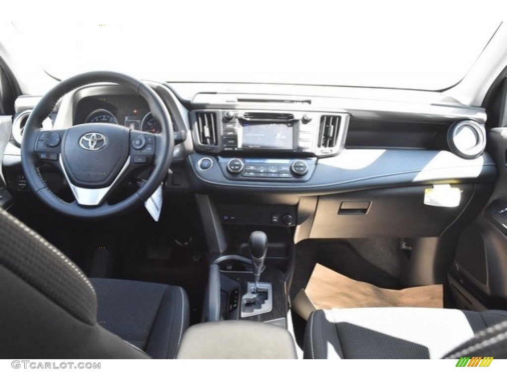 2018 RAV4 XLE AWD - Silver Sky Metallic / Black photo #8