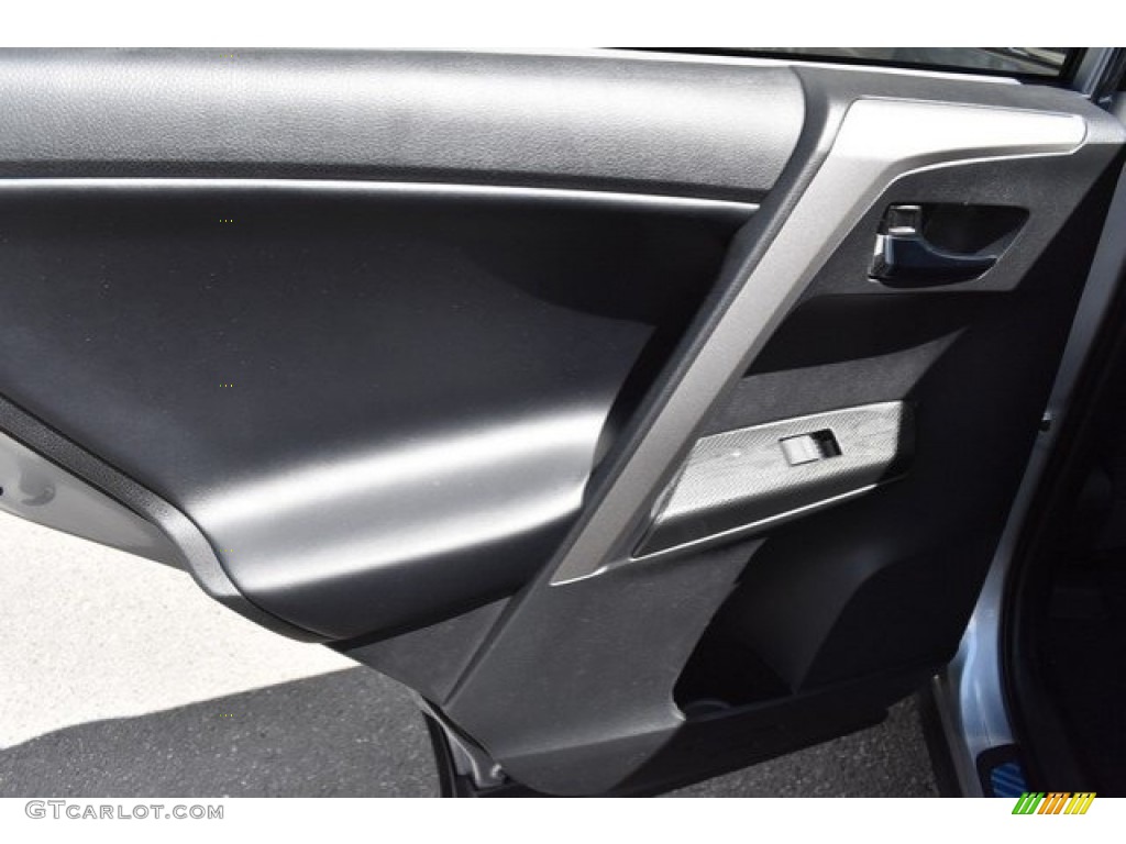 2018 RAV4 XLE AWD - Silver Sky Metallic / Black photo #21