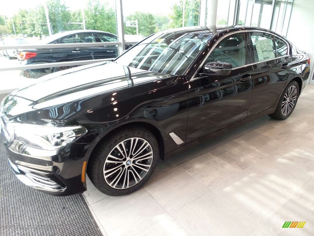 2019 5 Series 530i xDrive Sedan - Jet Black / Black photo #3