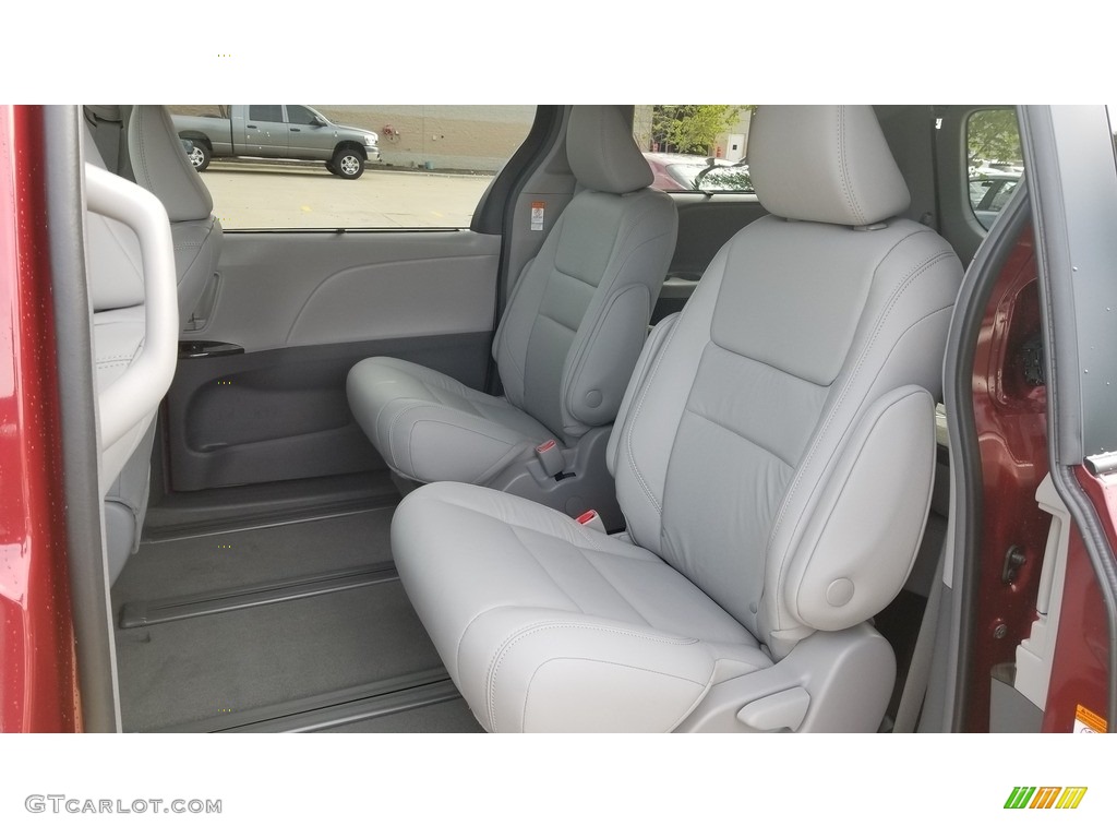 2019 Toyota Sienna XLE AWD Rear Seat Photos